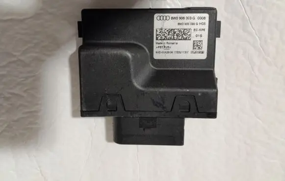 Audi A4 S4 B9 Fuel injection pump control unit/module 8W0906093G