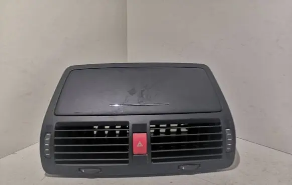 Skoda Octavia Mk2 (1Z) Dash center air vent grill 1Z0820951 4904 1810369