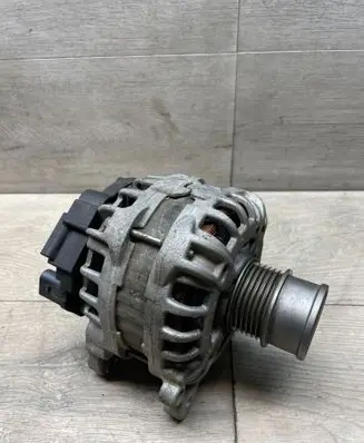 Volkswagen Golf VII Generator/alternator 04E903015A EL5110 F000BL07DL
