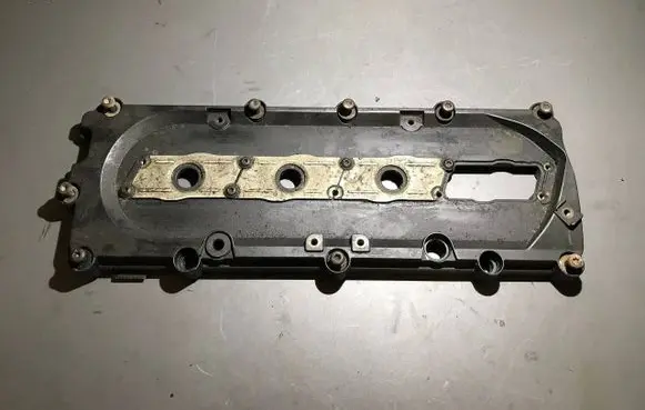 Audi A8 S8 D3 4E Rocker cam cover 057103484 PA66GF40