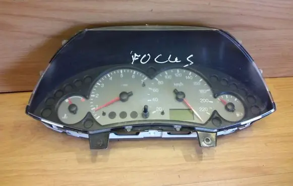 Ford Focus Speedometer (instrument cluster) 98AP10841BC