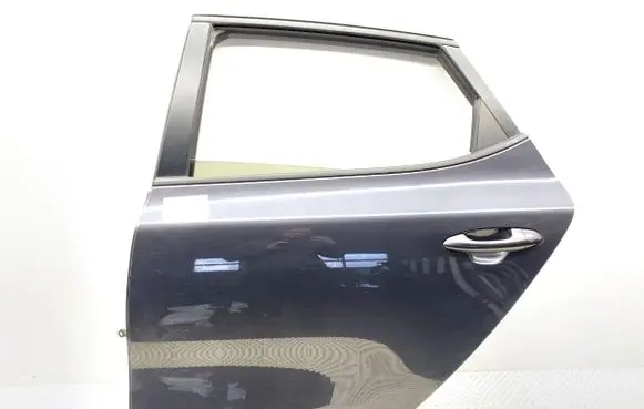 KIA Ceed Rear door