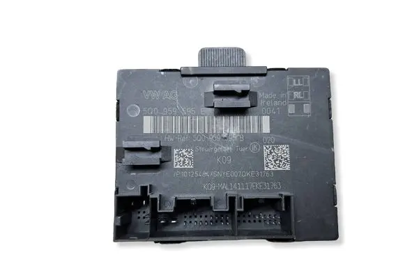 Volkswagen PASSAT B8 Door control unit/module 5Q0959595E 5Q0959595B