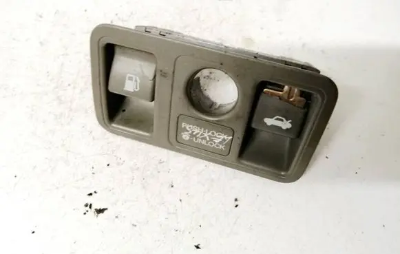 Lexus LS 460 - 600H Fuel tank opening switch 6315r45 631-5r45