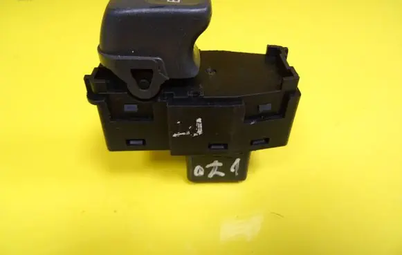 Volvo S70 V70 V70 XC Electric window control switch 9472275