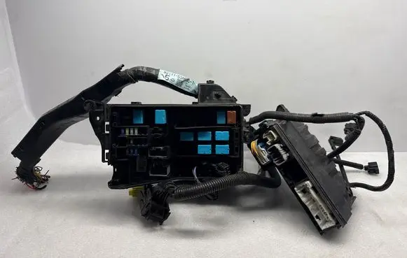 Lexus IS 220D-250-350 Fuse box set 7154555030 8211153A53C