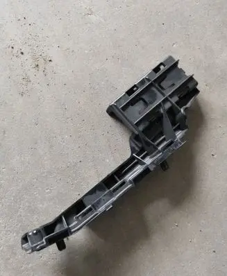 Skoda Octavia Mk4 Front bumper mounting bracket 5E3807184