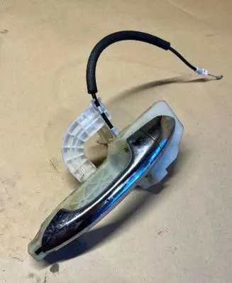 KIA Carens III Rear door exterior handle 6m22
