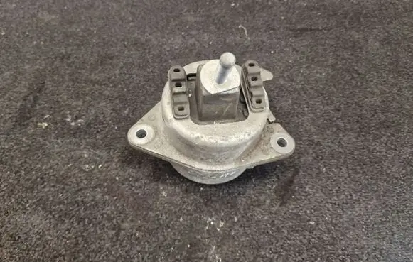 Alfa Romeo Stelvio Engine mount bracket 00505357860