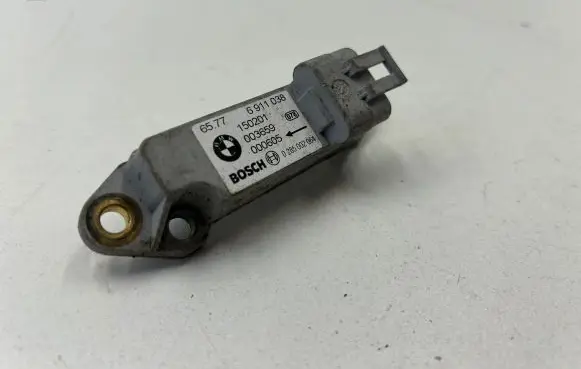 BMW 5 E60 E61 Airbag deployment crash/impact sensor 6911038 150201 0285002064