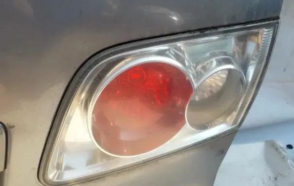Mazda 6 Tailgate rear/tail lights