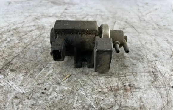 BMW 3 E46 Valve vacuum 