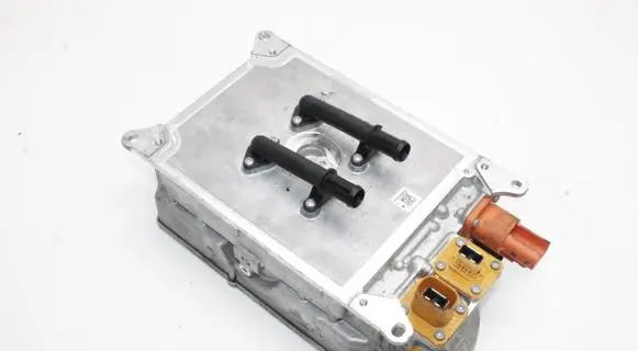 Audi Q3 F3 Voltage converter inverter 5QE915682AR