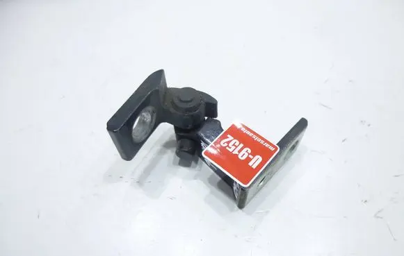 Volkswagen PASSAT B8 Front door lower hinge 8X0831403E A046574