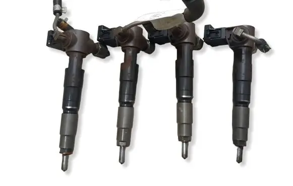Subaru Outback Fuel injectors set 16613AA040