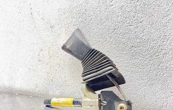 Opel Frontera B Front seatbelt buckle 97188294 11R01240