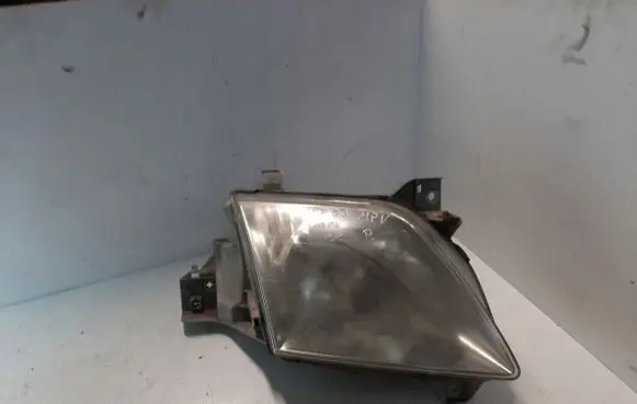 Mazda MPV II LW Headlight/headlamp
