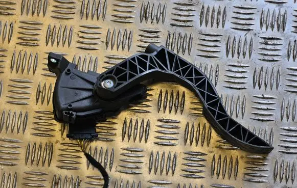 Audi A4 S4 B6 8E 8H Accelerator throttle pedal 8E1721523C 6PV00837505