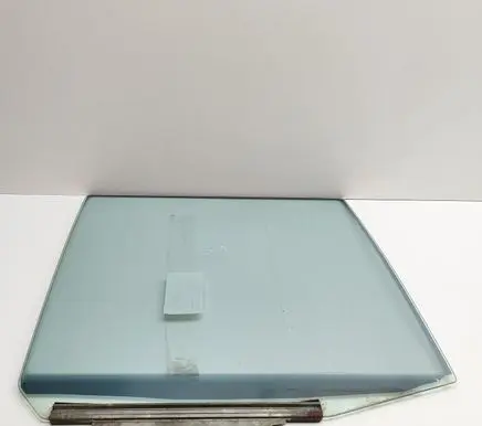 Toyota Land Cruiser (J100) Rear door window glass 6811360150