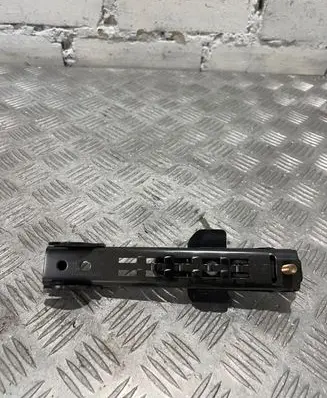 Audi Q7 4L Seat belt adjustment motor 8E0857833