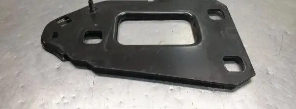 Audi A4 S4 B8 8K Engine mounting bracket 8K0805500 05114
