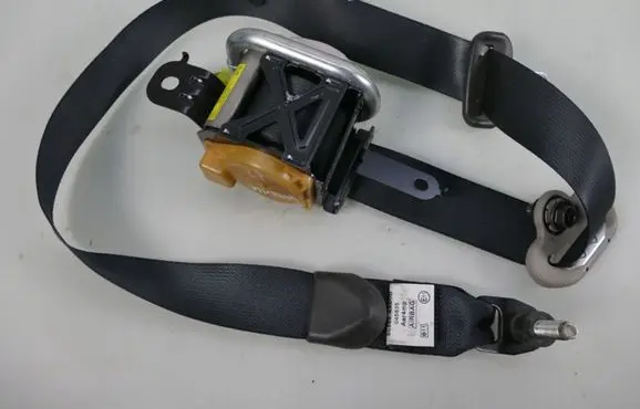 Nissan Pathfinder R51 Front seatbelt