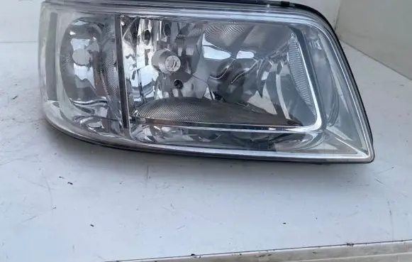 Volkswagen Transporter - Caravelle T5 Headlight/headlamp 7H1941016J
