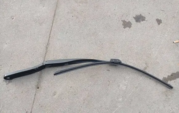 BMW 5 F10 F11 Windshield/front glass wiper blade 7182459