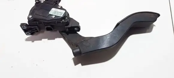 Volkswagen PASSAT B5.5 Accelerator throttle pedal 8D1721523J 6PV00837603