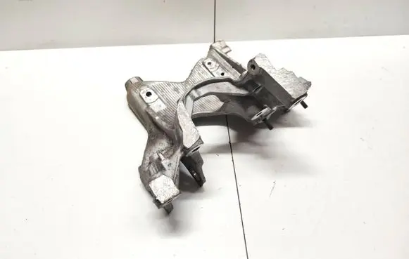 Audi A5 Engine mounting bracket 8W0399295E