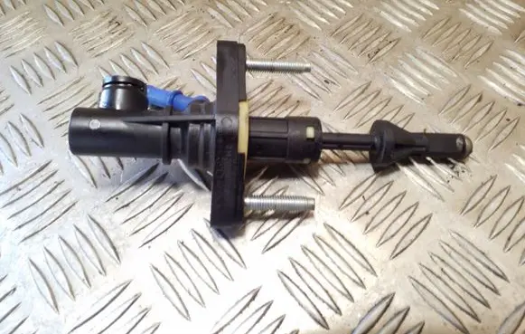 Toyota Yaris Clutch master cylinder 3142000120