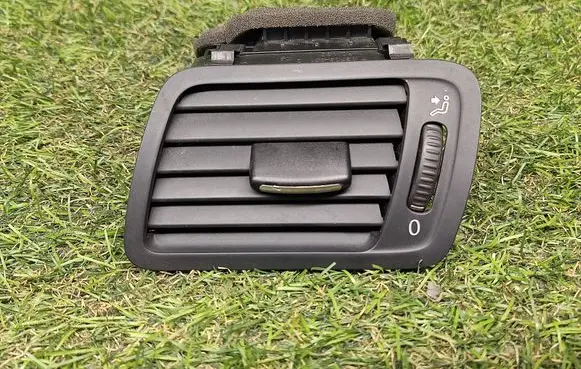 Volkswagen PASSAT B6 Dashboard side air vent grill/cover trim 3C1819701E