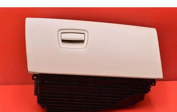Glove box