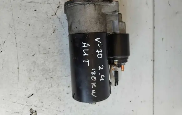 Volvo V70 Starter motor 30782228