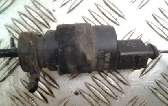 Audi A6 S6 C6 4F Windscreen/windshield washer pump 1J5955651