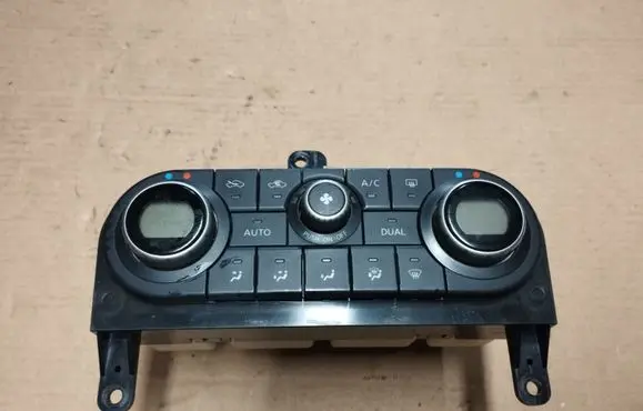 Nissan Qashqai Climate control unit 27500JD45B