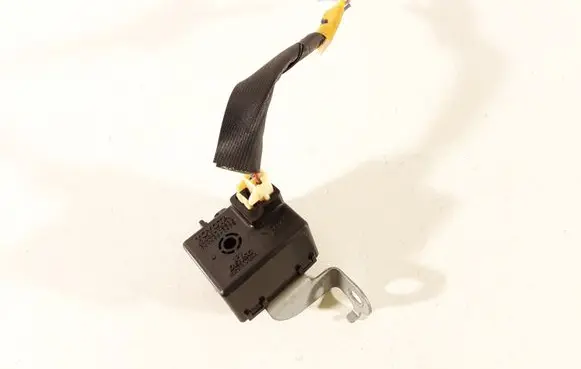 Toyota Corolla E120 E130 Horn buzzer relay 8665013010 0689003570