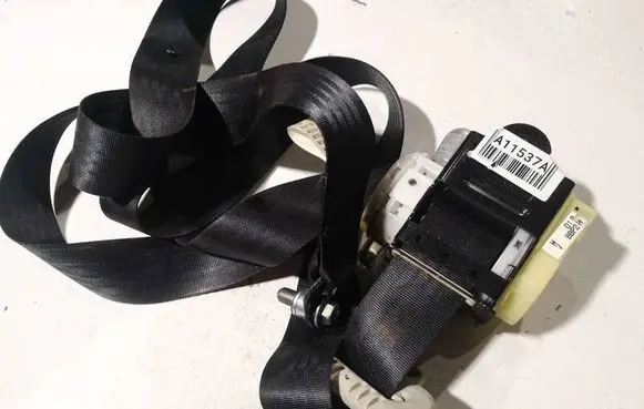 Mazda 3 II Front seatbelt