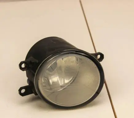 Toyota Avensis T250 Front fog light 812100D041