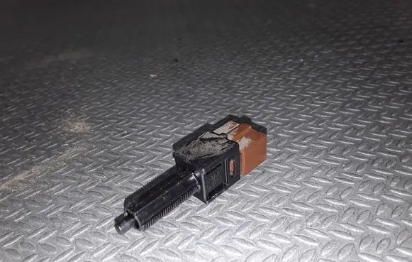 Nissan Murano Z50 Brake pedal sensor switch
