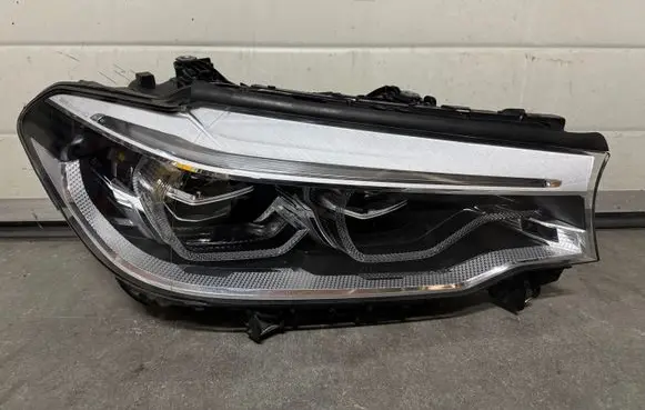 BMW 5 G30 G31 Headlight/headlamp 8499122