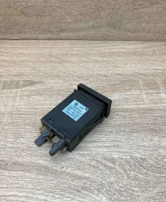 Volkswagen PASSAT B5 Hazard light switch 3B0953235B
