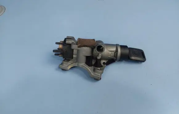Audi A8 S8 D2 4D Ignition lock 4D0905851