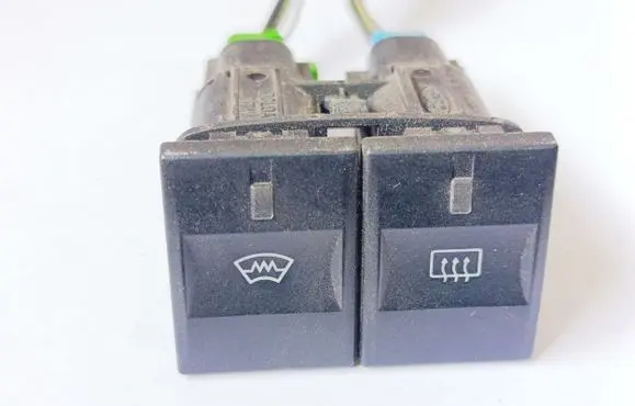 Ford Mondeo Mk III Windscreen/window heater switch 1S7T18K574AA