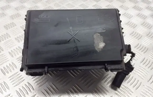 Opel Corsa D Fuse box cover 13246936