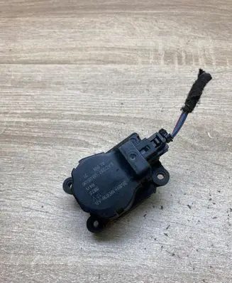 Ford C-MAX I Air flap motor/actuator 3M5H19E616AB