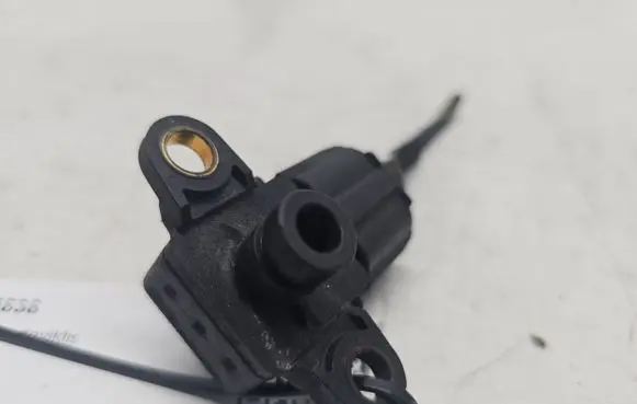 Opel Zafira A Air pressure sensor 24426679