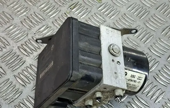 BMW 1 E81 E87 ABS Pump 6784763