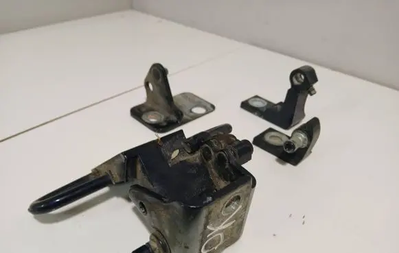 Front door hinge set