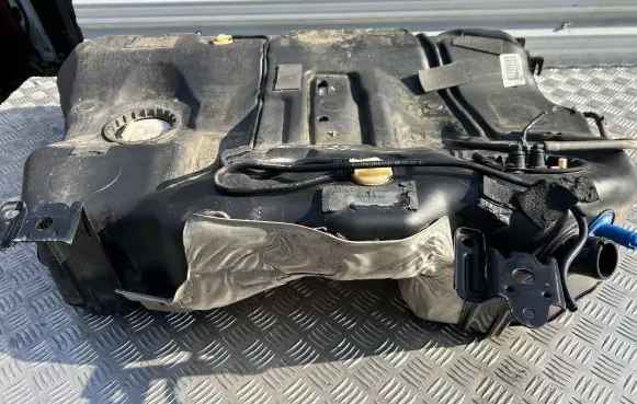 Volvo XC90 Fuel tank 